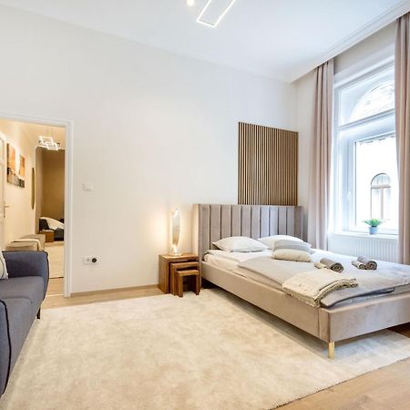 Ferienwohnung Sleek Downtown Living Budapest Exterior foto