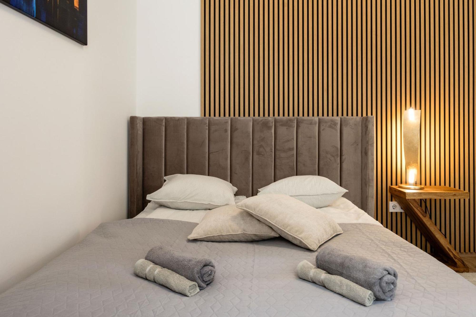 Ferienwohnung Sleek Downtown Living Budapest Exterior foto