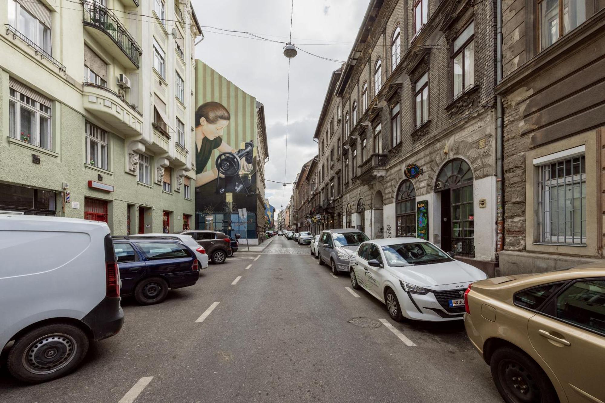 Ferienwohnung Sleek Downtown Living Budapest Exterior foto